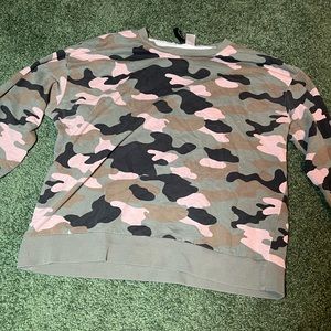 ✨ Classic Camo-Print Pullover 🤎